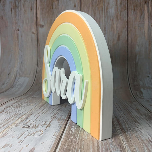 Arcoíris decorativo infantil personalizado con nombre | Regalo para recién nacidos, bautizo, baby shower, cumpleaños o mesa dulce | Estilo Montessori y nórdico | Para colgar o apoyar. (TONOS PASTEL)